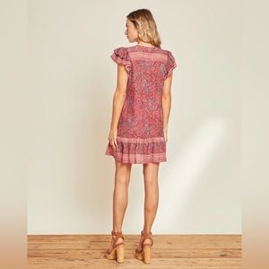 LORRAINE FLORAL DRESS
Size:S
Color: Spicy Red Multi